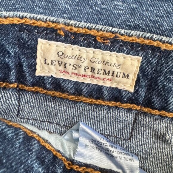LEVI'S Wedgie Straight Button Fly Jeans - Picture 6 of 15